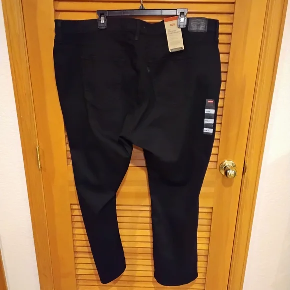 NWT Levi's Slim Straight Leg Black Jeans 24W Firm Price - Picture 3 of 5